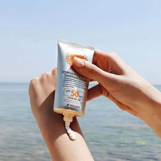 Intensive UV Sunblock Cream SPF 50+PA+++ - Image 3