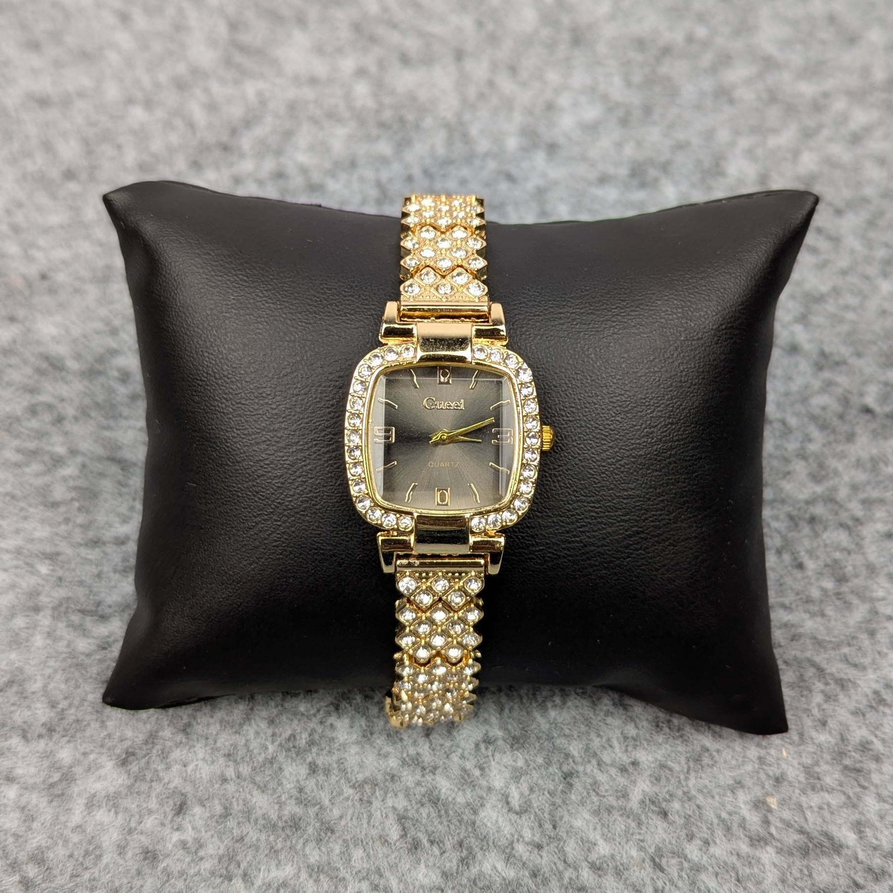 Luxury Golden Stone Studded Ladies Quartz Watch – Stylish & Elegant Design (Black Dial) - Image 2